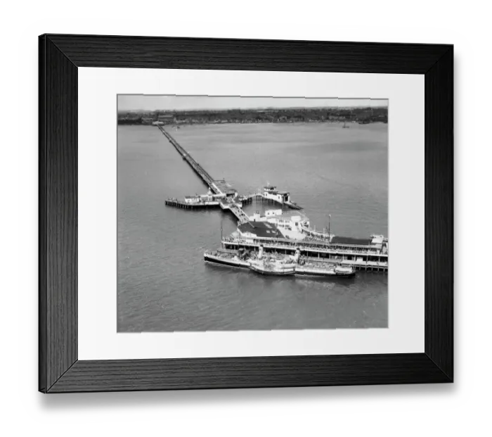 Framed Print : Southend Pier EAW017029