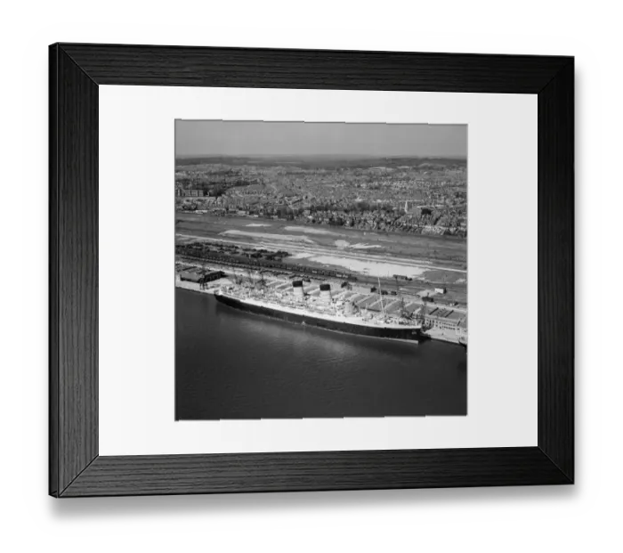 Framed Print : RMS Mauretania EAW022294