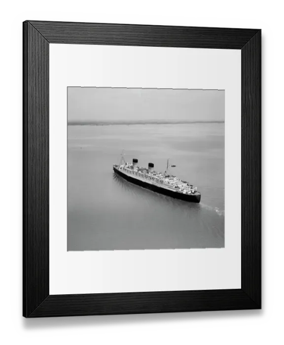 Framed Print : RMS Queen Elizabeth EAW022298 Framed Print : RMS Queen Elizabeth EAW022298