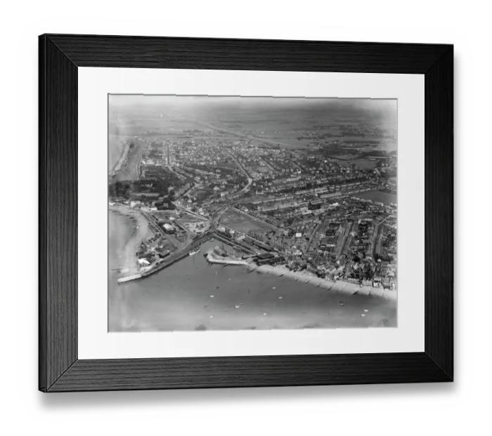 Framed Print : Whitstable EPW054080 Framed Print : Whitstable EPW054080
