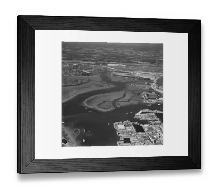 Framed Print : Portsmouth Harbour EAW280874