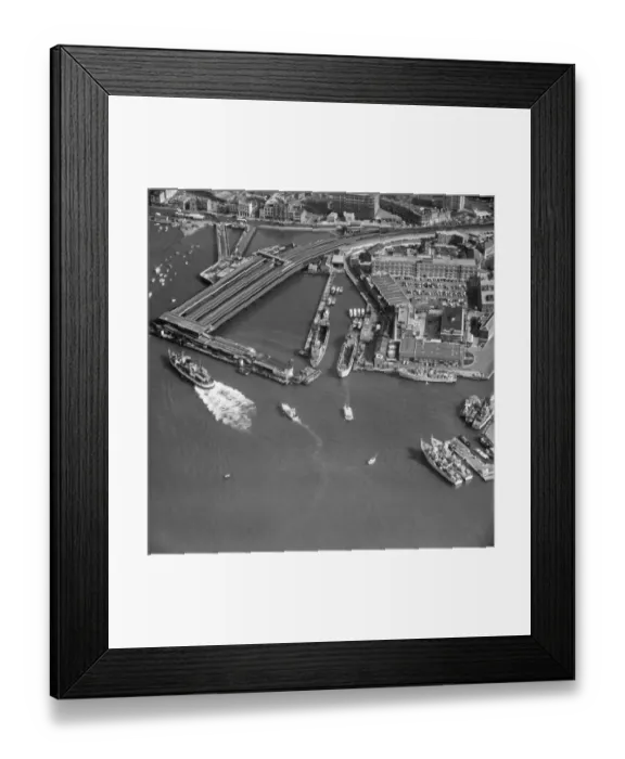 Framed Print : Portsmouth Harbour Railway Station EAW178152 Framed Print : Portsmouth Harbour Railway Station EAW178152