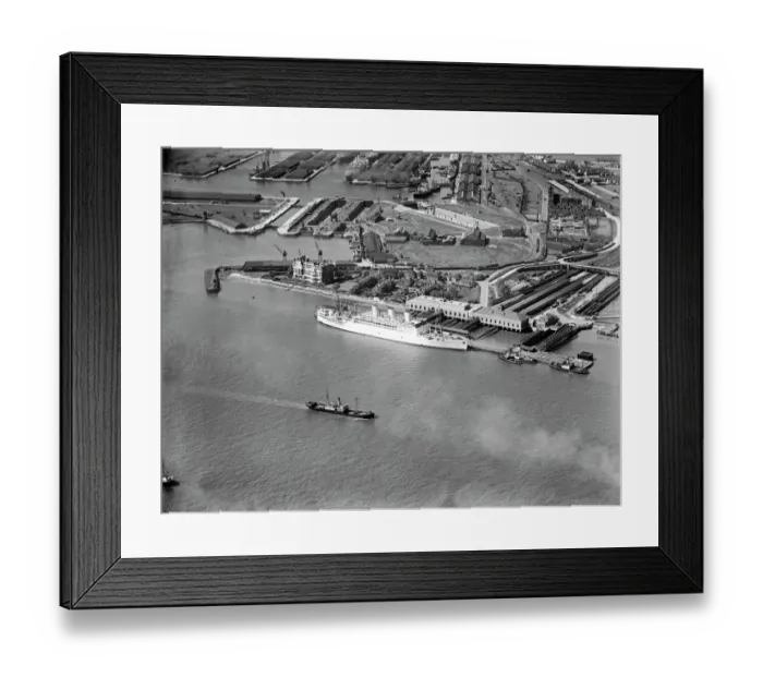 Framed Print : Tilbury EPW044227