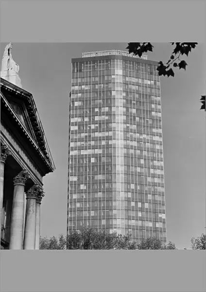 Millbank Tower, London a063283