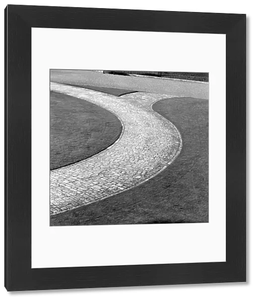 Curved pathway a064193