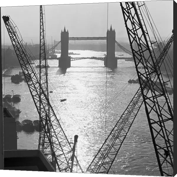 Tower Bridge a076902