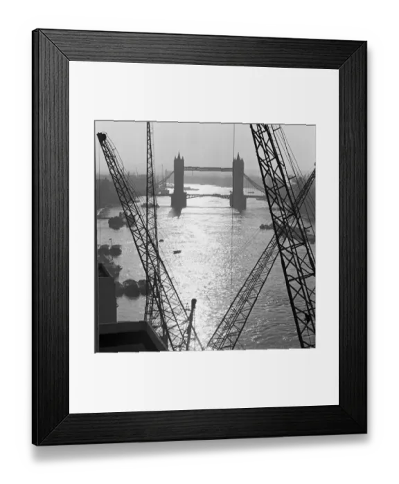 Framed Print : Tower Bridge a076902