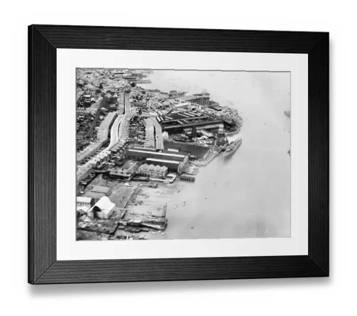 Framed Print : Boatbuilders at Cowes EPW023056