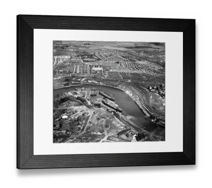 Framed Print : Wearside shipyard EAW001030