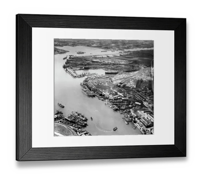 Framed Print : North Shields Docks EAW005502