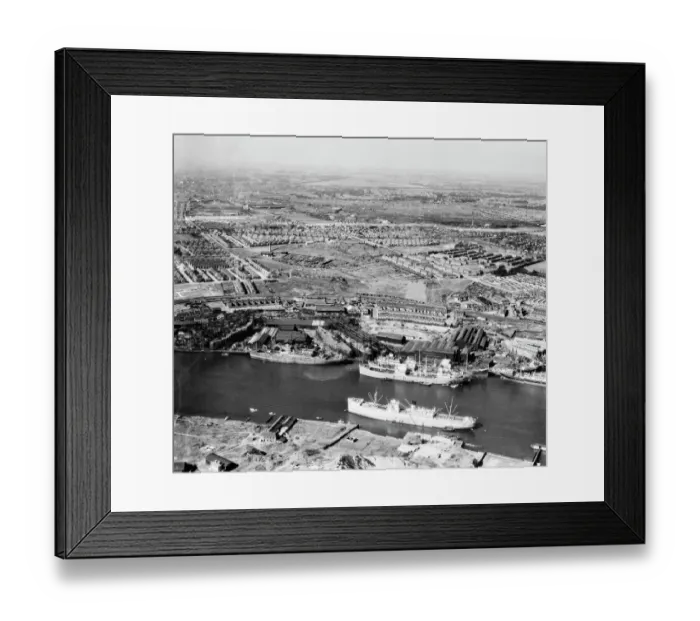 Framed Print : Tyne shipyard EAW010662
