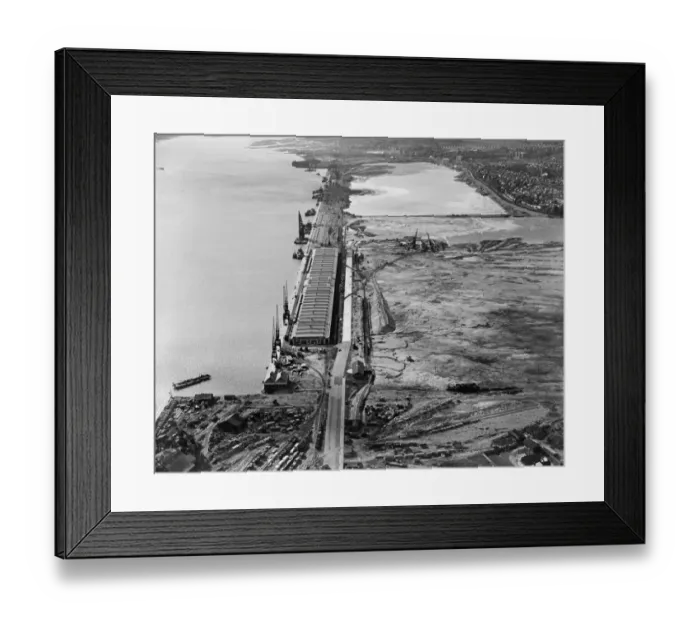 Framed Print : Southampton EPW041062