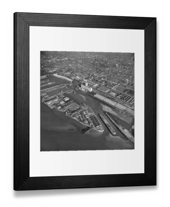 Framed Print : Brunswick Dock EAW399274