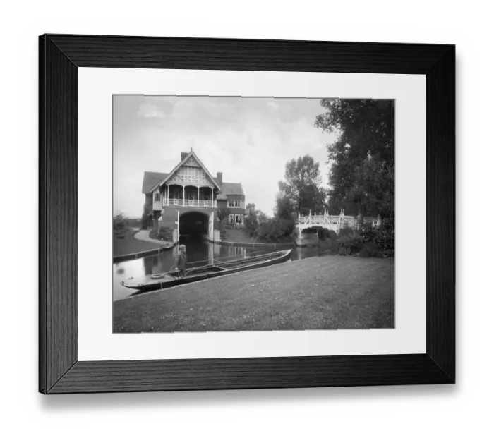 Framed Print : Thames boathouse BL11138 Framed Print : Thames boathouse BL11138