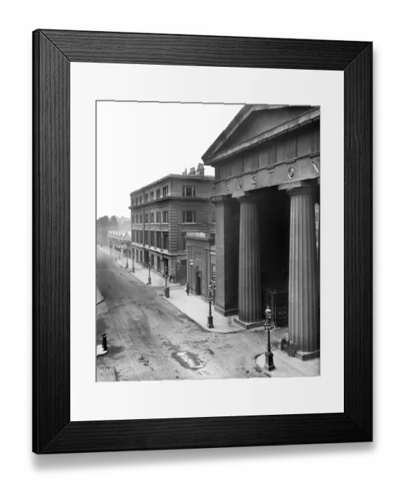 Framed Print : Euston Road DD64_00012