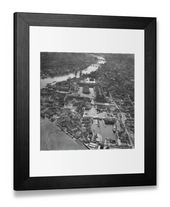 Framed Print : Shadwell Basin EAW110579