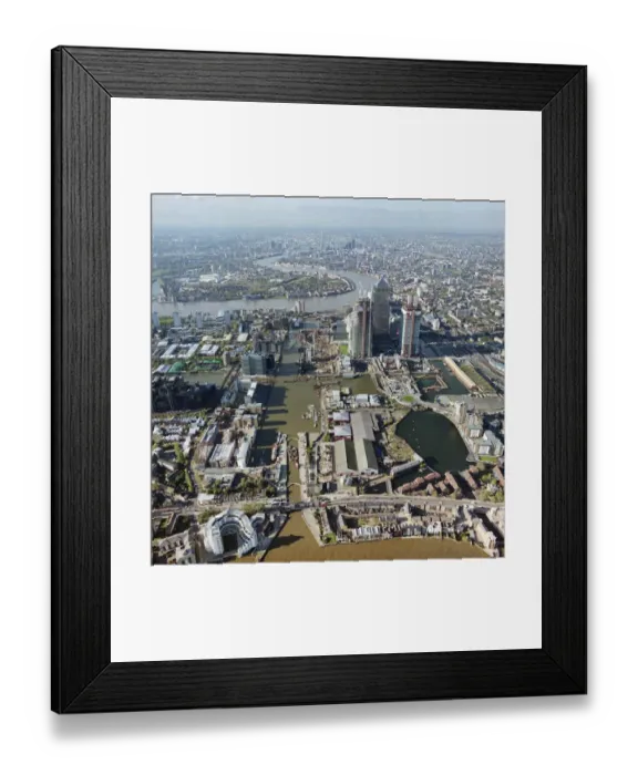 Framed Print : Canary Wharf EAW687121