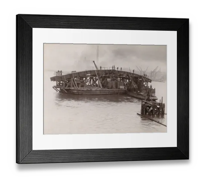 Framed Print : Building Vauxhall Bridge CVB01_01_01 Framed Print : Building Vauxhall Bridge CVB01_01_01