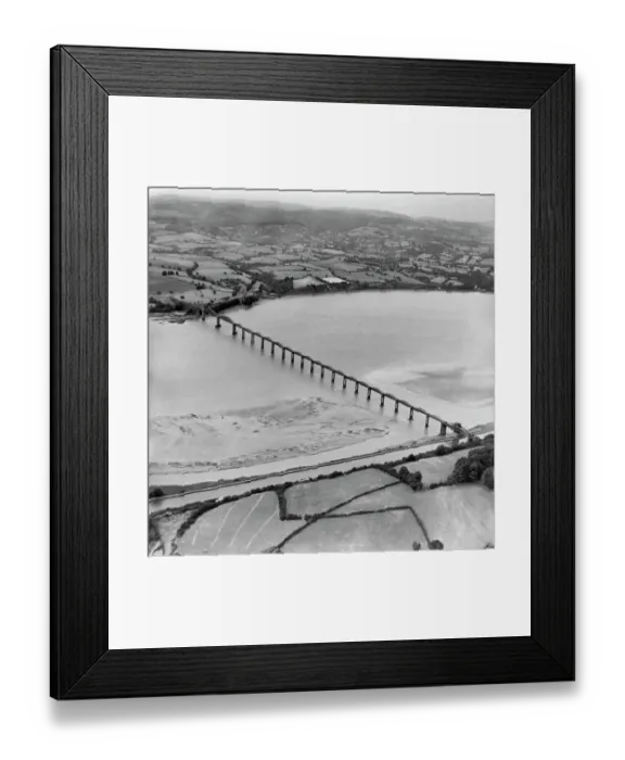 Framed Print : Severn Railway Bridge EAW038126