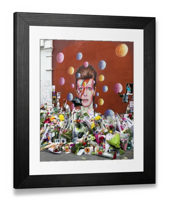 Framed Print : David Bowie mural, Brixton DP177779 Framed Print : David Bowie mural, Brixton DP177779