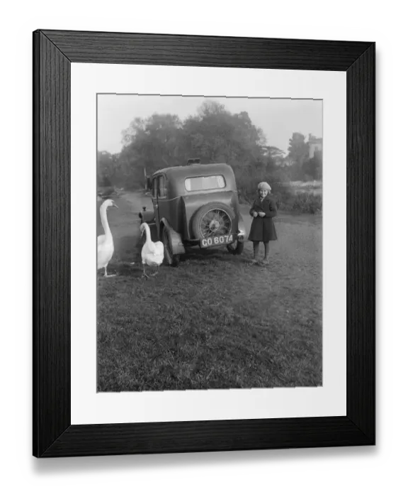 Framed Print : Girl, car and swans EGP_22663_009