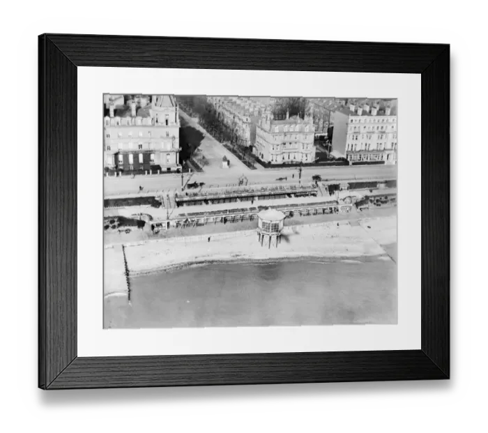 Framed Print : Eastbourne EPW000100