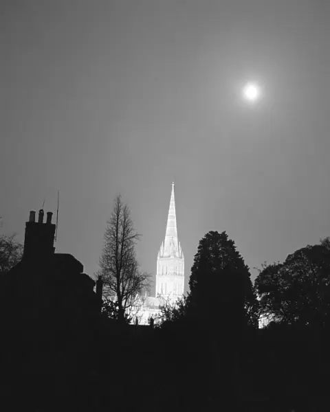 Salisbury Cathedral at night a083369