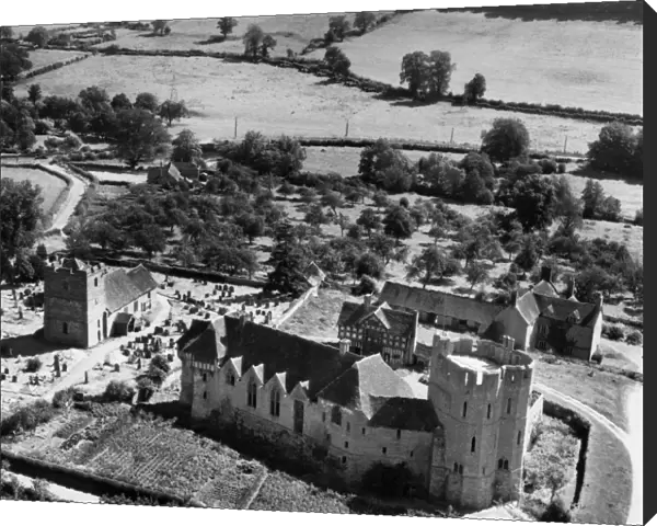 Stokesay Castle EAW017518