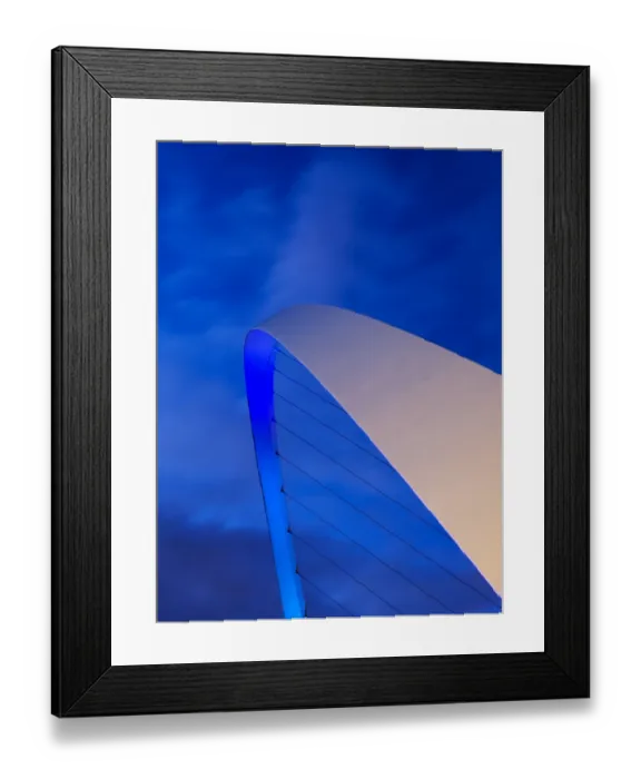 Framed Print : Millennium Bridge, Gateshead  /  Newcastle upon Tyne DP058408