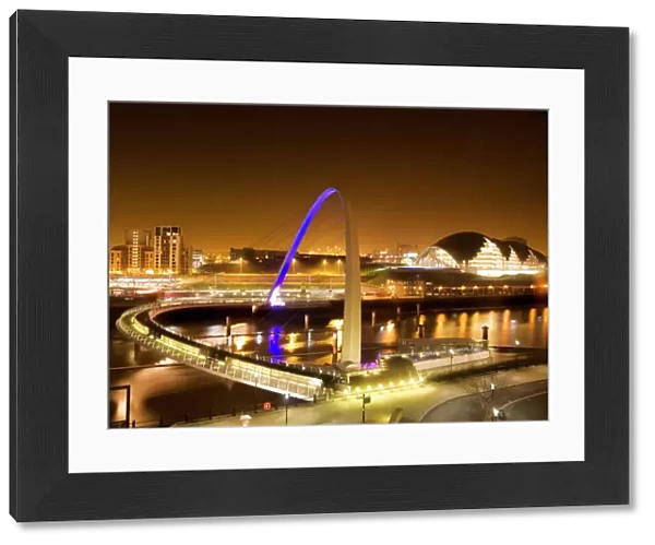 Millennium Bridge, Gateshead  /  Newcastle upon Tyne N080490