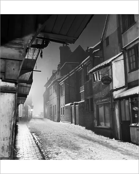 Snowy street scene a080314