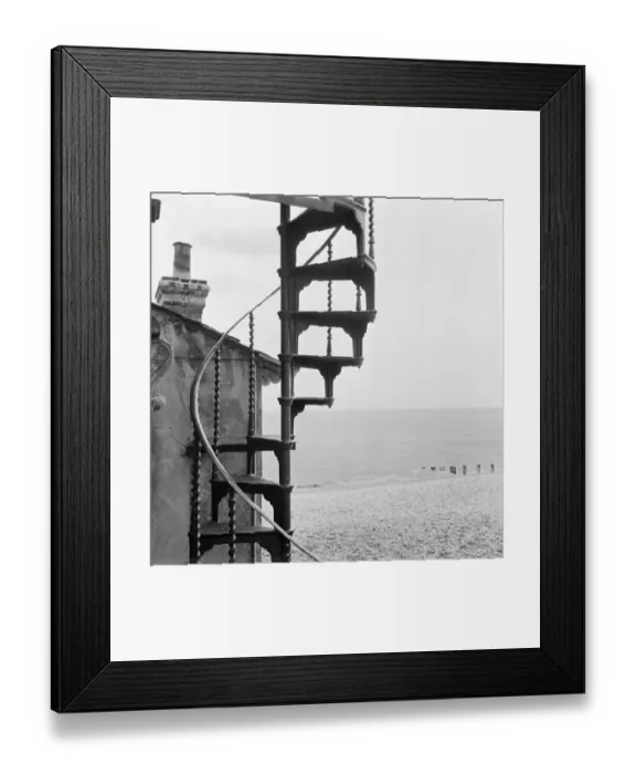 Framed Print : The South Lookout, Aldeburgh beach a082101