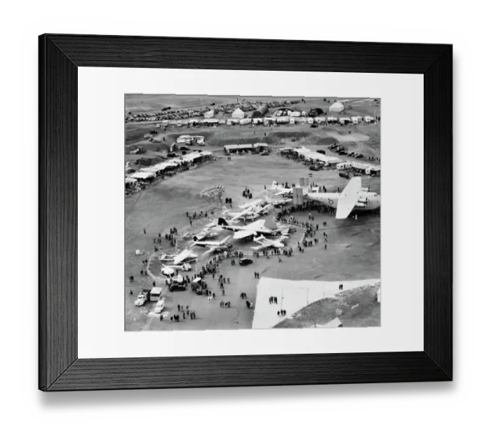 Framed Print : Farnborough Air Show, 1952 EAW046639