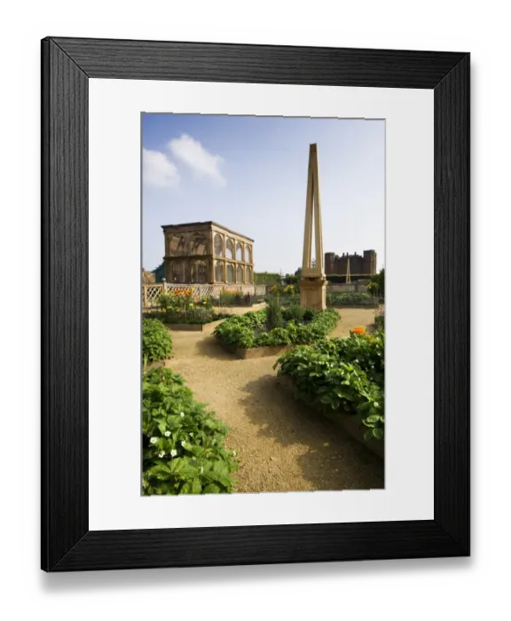 Framed Print : Kenilworth Castle, Elizabethan Garden N080508