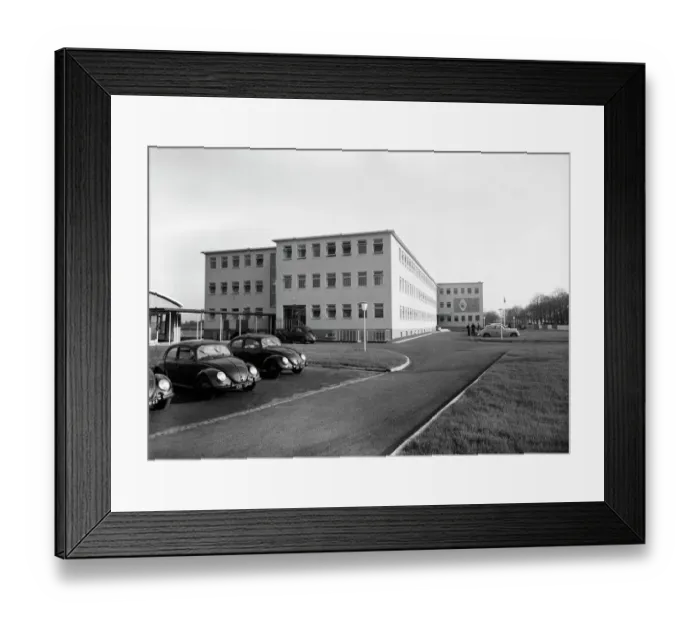 Framed Print : Embassy in Bonn P_D00149_003