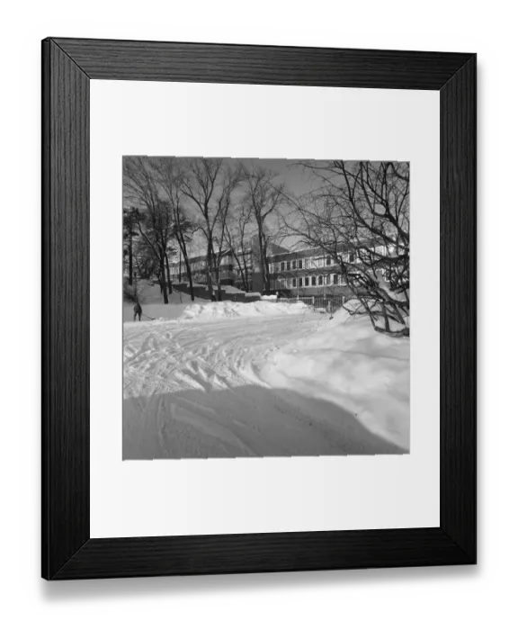 Framed Print : Embassy in Oslo P_D00689_025