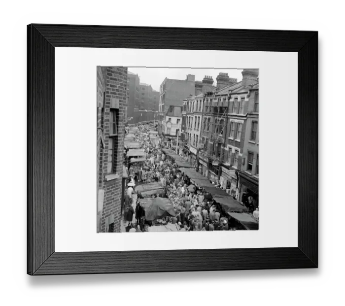 Framed Print : Petticoat Lane Market a054036