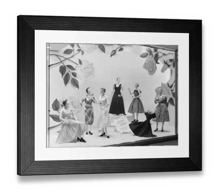 Framed Print : Female mannequins in shop window CC73_02302