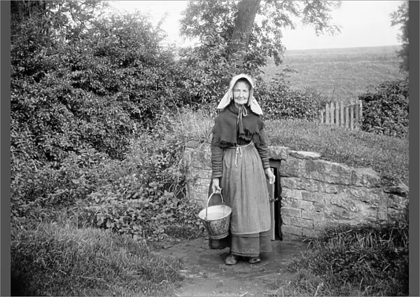 Collecting water, Hellidon, Northamptonshire a97_05936
