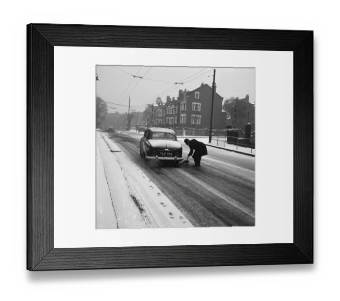 Framed Print : A helping hand a084475