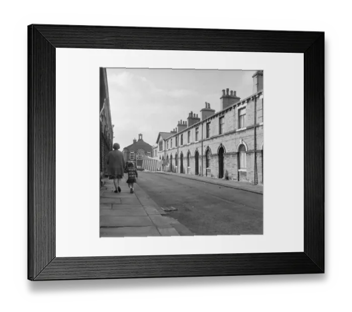 Framed Print : Shirley Street, Saltaire DES01_01_0622