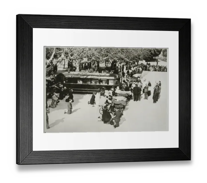 Framed Print : Iron lung at Lourdes med01_01_0369