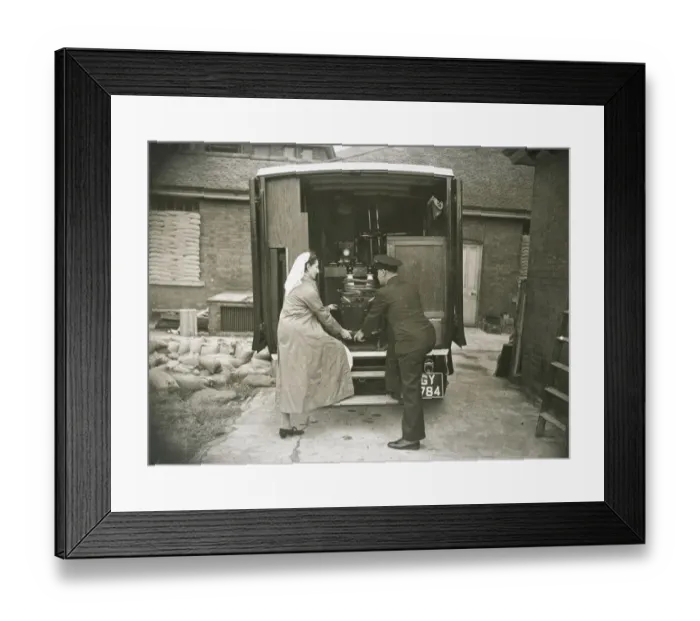 Framed Print : Mobile X-ray unit med01_01_0532