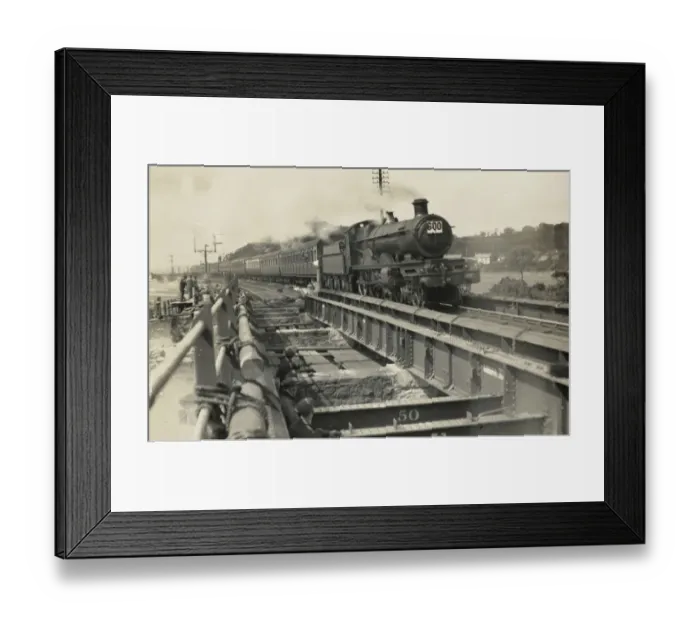Framed Print : Upgrading the line OP04913