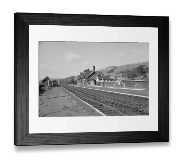 Framed Print : Settle Railway Station MF000290_02