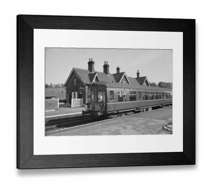 Framed Print : Settle Railway Station MF000290_03