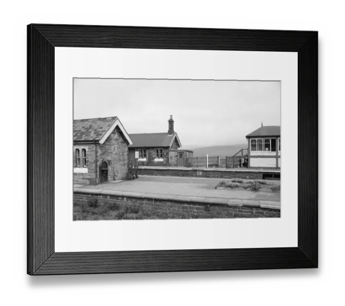 Framed Print : Garsdale Railway Station MF000290_20 Framed Print : Garsdale Railway Station MF000290_20