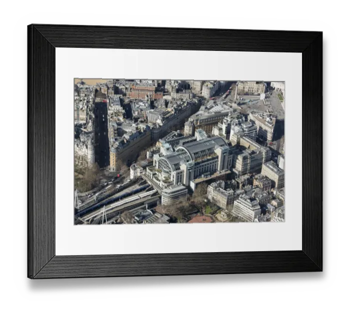 Framed Print : Charing Cross 33456_004 Framed Print : Charing Cross 33456_004