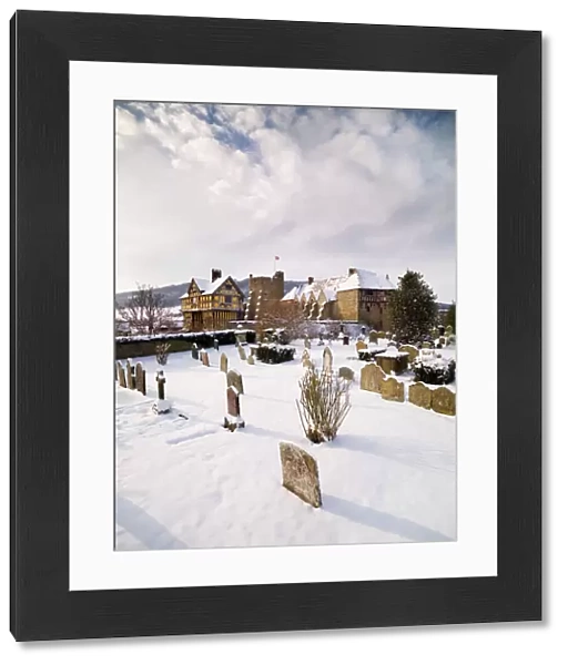 Stokesay Castle in the snow N080708