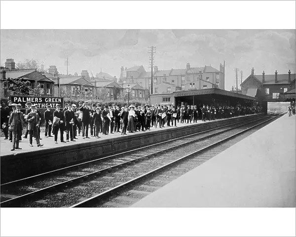 Commuter Station, Palmers Green Station, 1914 BB92_20713